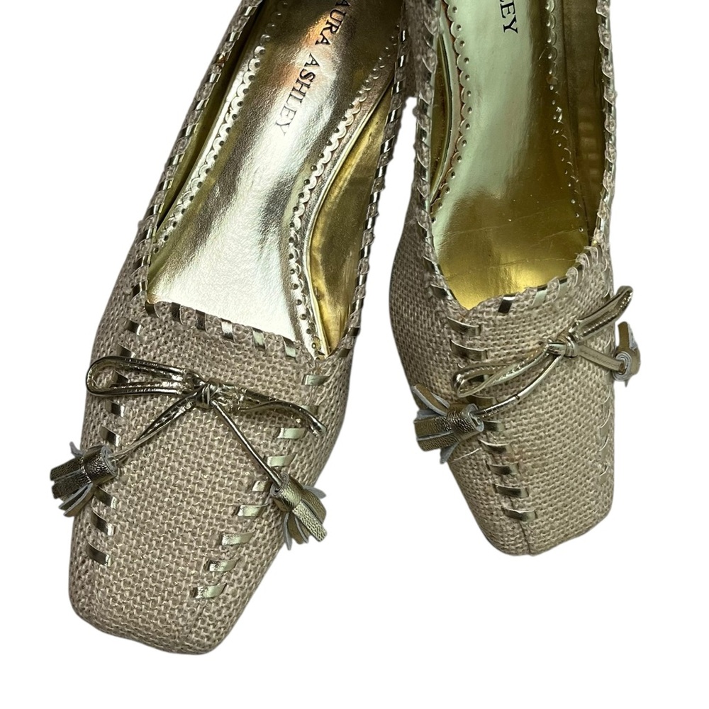 Vintage Laura Ashley Kitten Heel Pumps Gold Woven Fabric with Tassel Bow Size 6 - Picture 5 of 8
